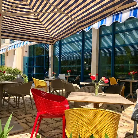 парк 4* Златни пясъци